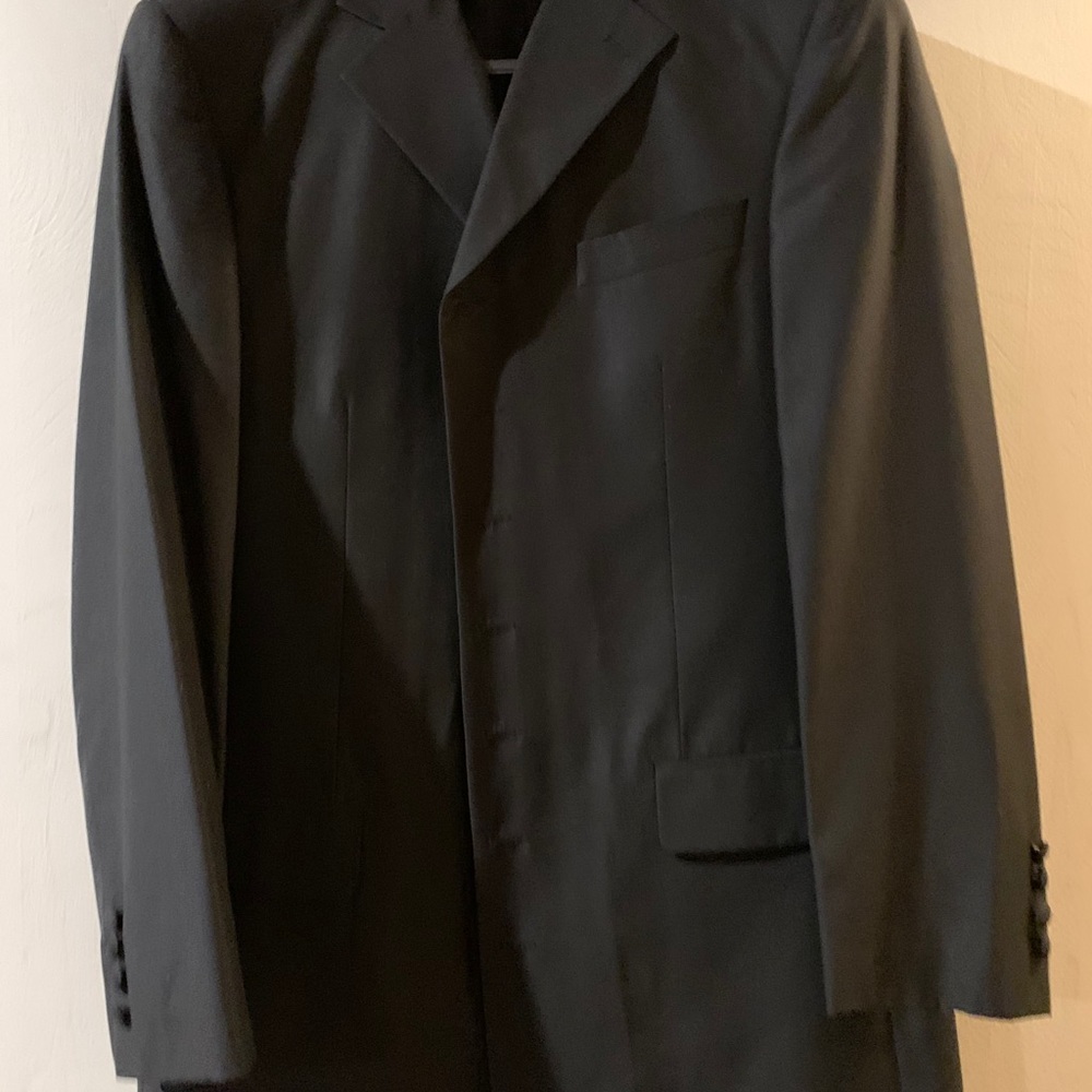Men Suits - Picture 3 of 4